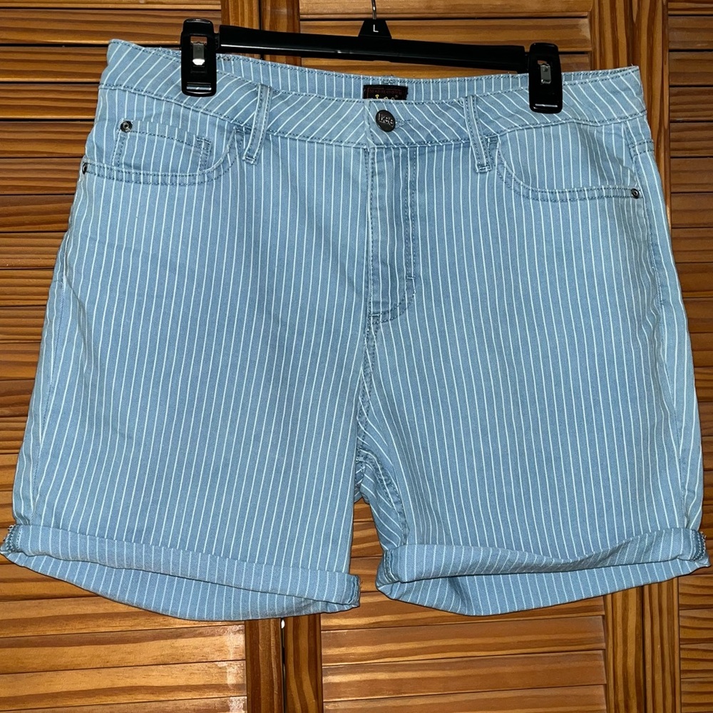 Lee Denim Pinstriped Jean Shorts Size 14‎